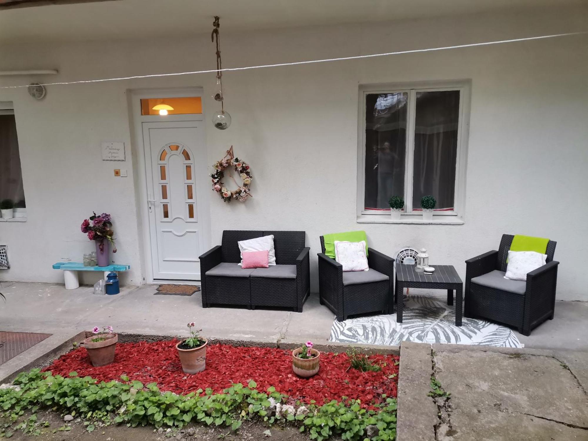 Malomszeg Apartman เปตช์ ภายนอก รูปภาพ